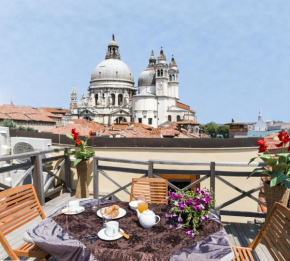 Accademia Charm Apartments by Wonderful Italy